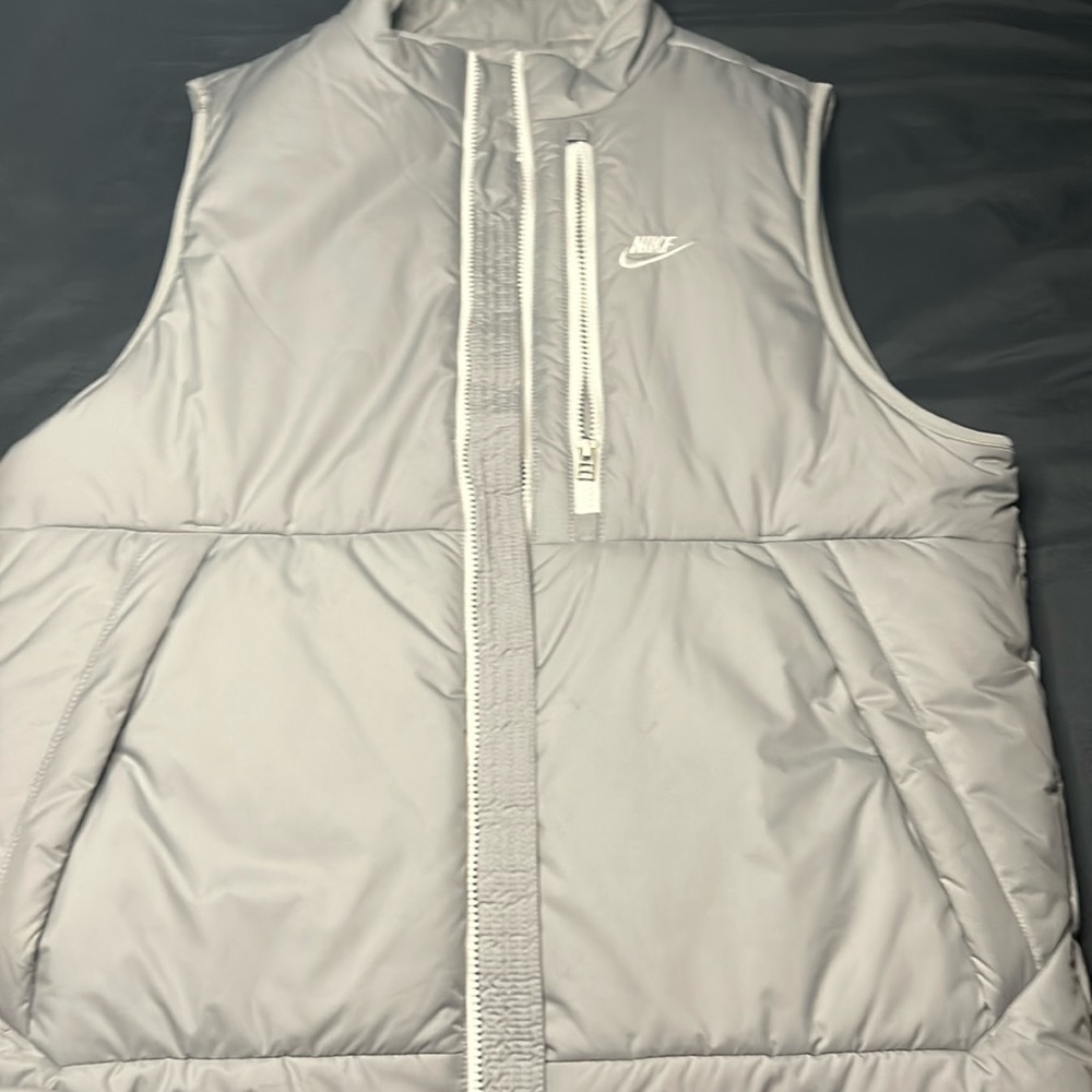 Nike thermal vest